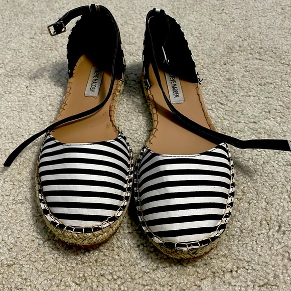 Barely worn sandals Steve Madden - Picture 1 of 2